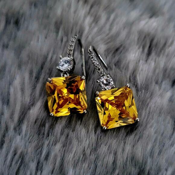 Elegant and Sophisticated Silver Plated Zircon Dangle Earrings - Picture 7 of 10